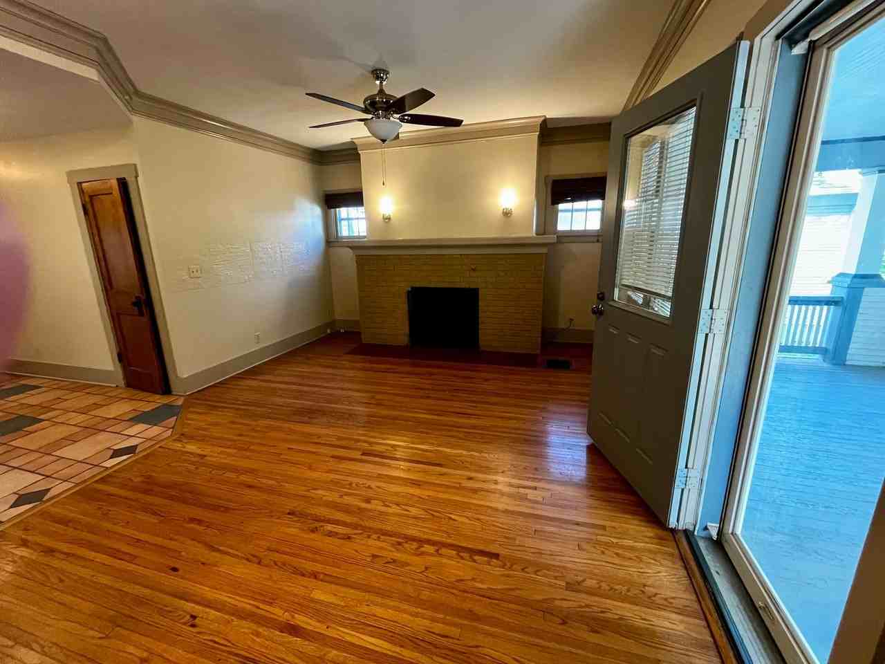 2611 A ST - Photo 7 of 34