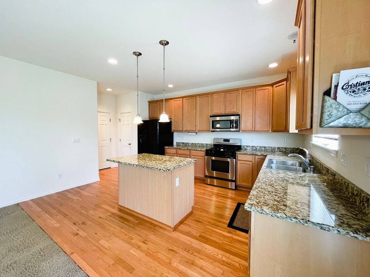 8100 88th St Ne - Photo 5 of 23