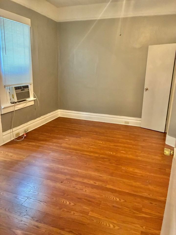 1115 Cobb St Apt B - Photo 6 of 11