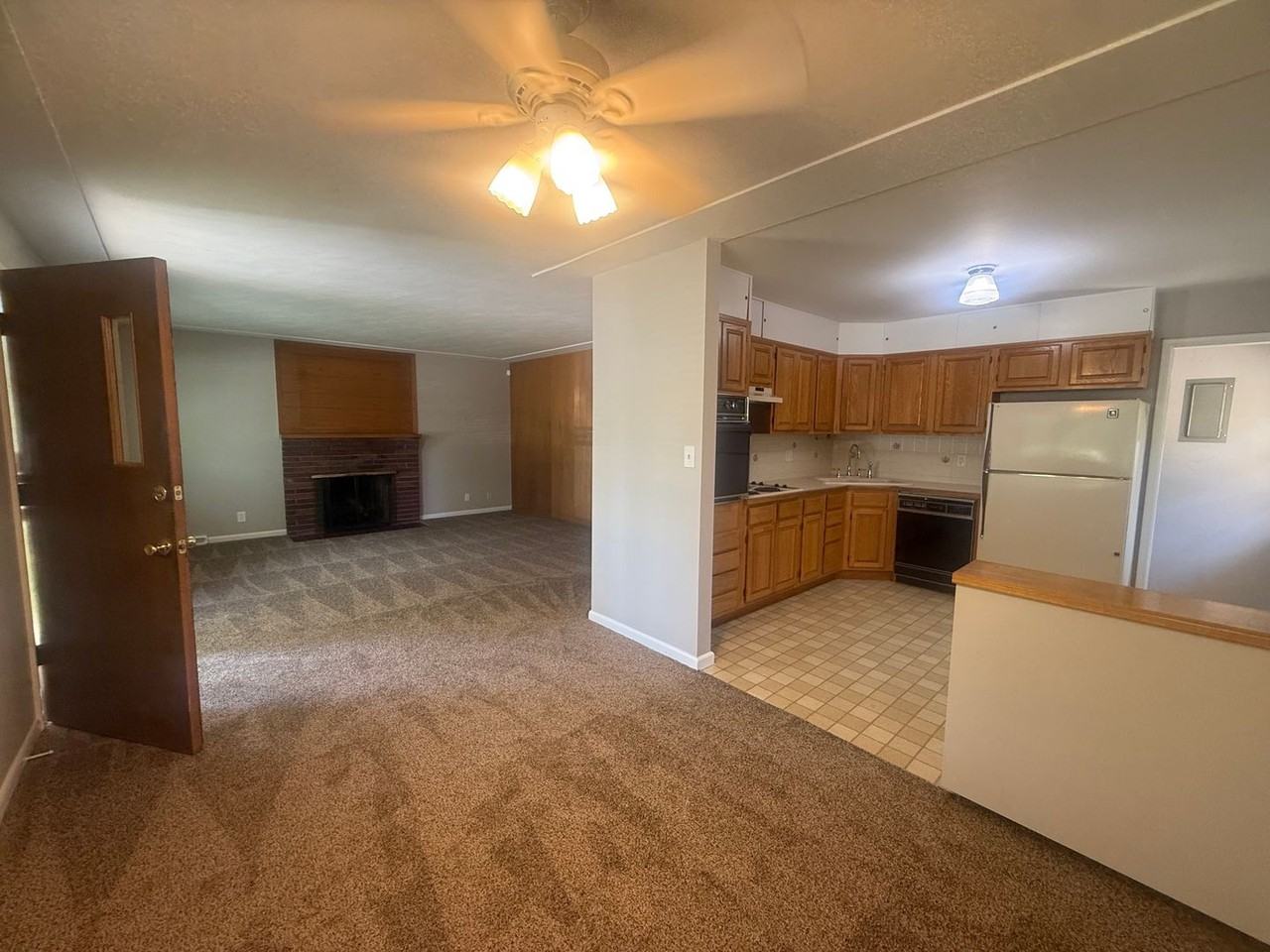 3326 S Ash St - Photo 5 of 33