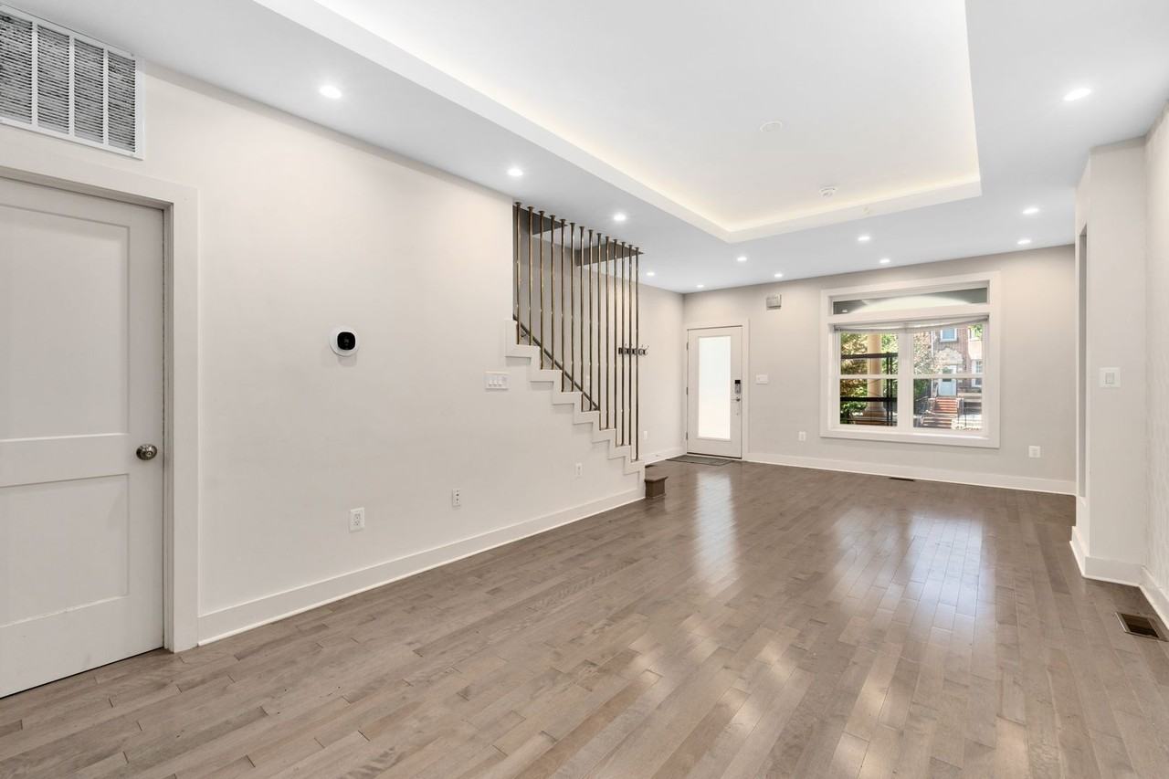 3223 13th St Nw - Photo 4 of 17