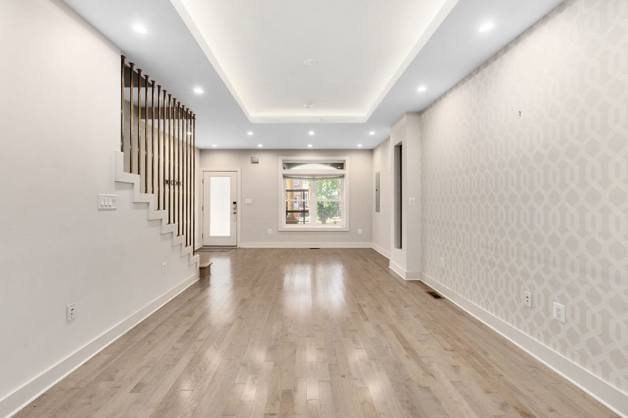3223 13th St Nw - Photo 5 of 17
