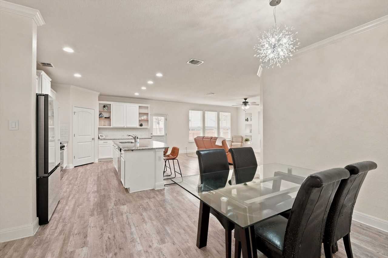 8828 Chavez Path - Photo 6 of 28
