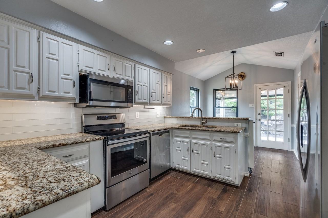 1108 Richland Oaks Dr - Photo 3 of 43