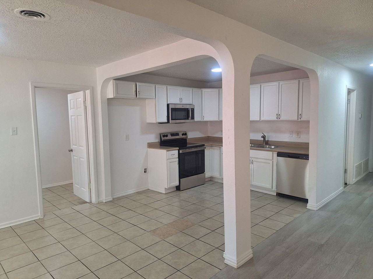 5912 Maceo Ln - Photo 6 of 23