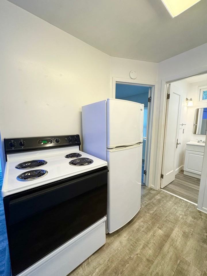 3198 School St - Photo 5 of 9