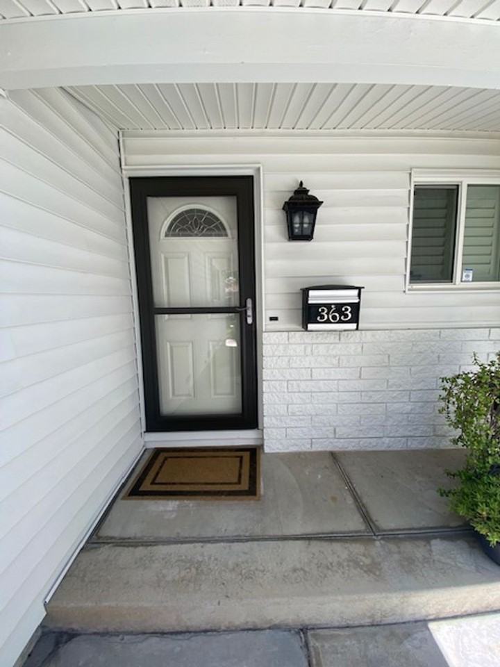 363 Helen Way - Photo 3 of 35