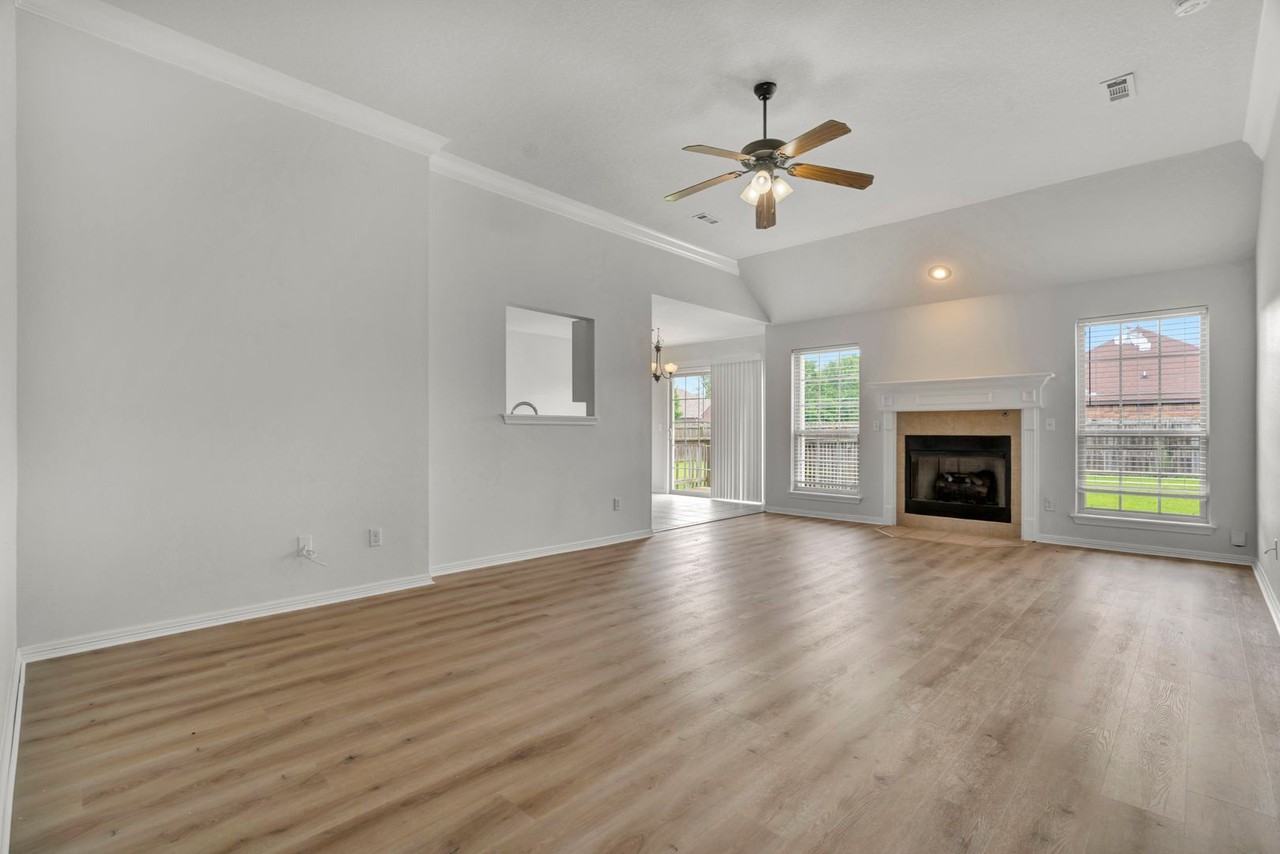 2966 Rosemary Ave - Photo 5 of 22