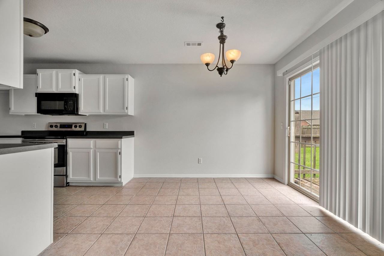 2966 Rosemary Ave - Photo 7 of 22