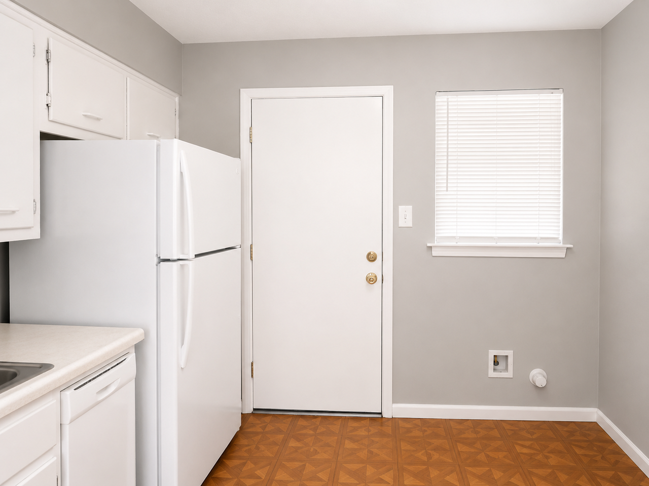 2789 Beverly Hills Rd - Photo 3 of 13