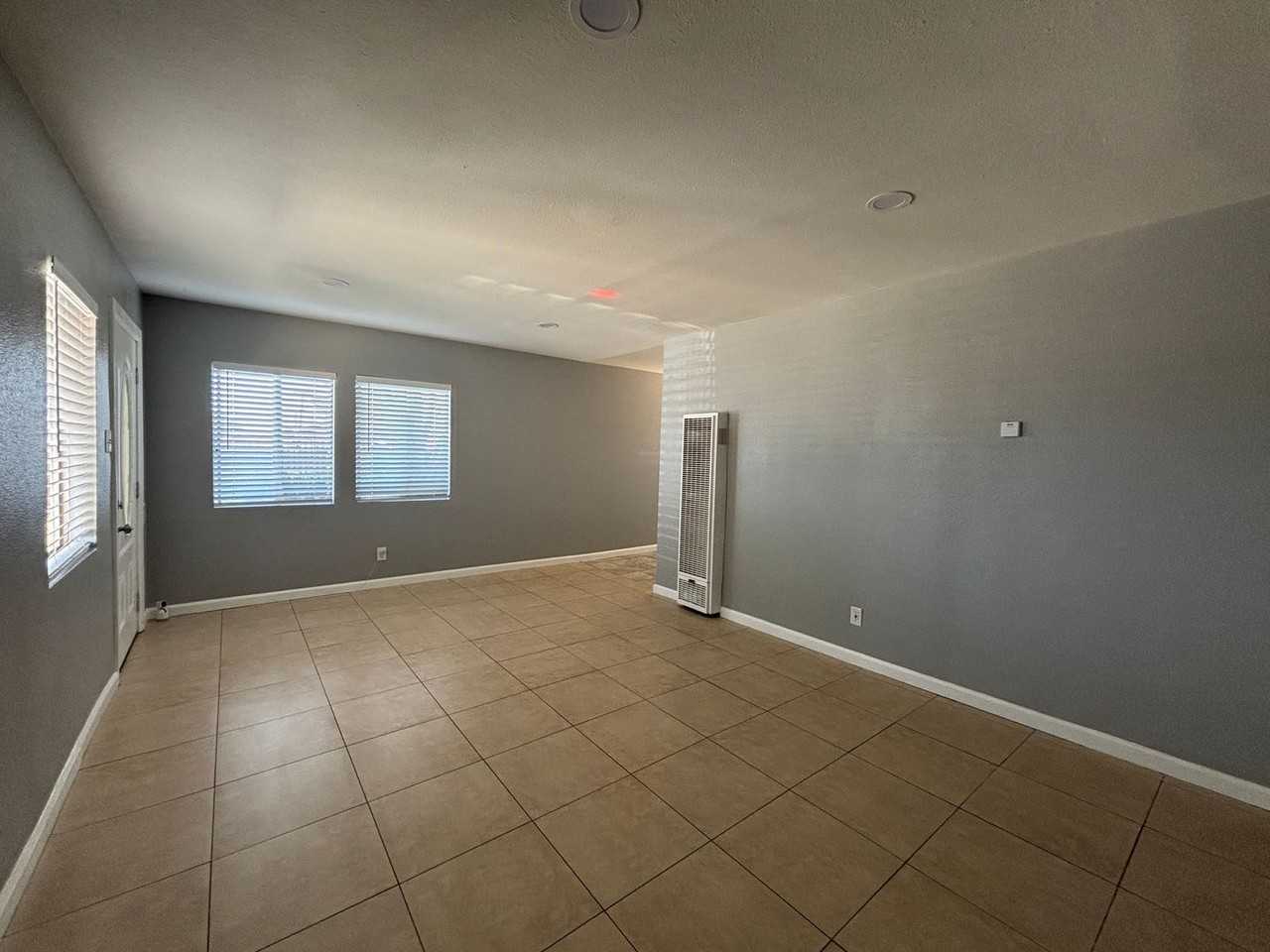 44303 Beech Ave - Photo 5 of 21