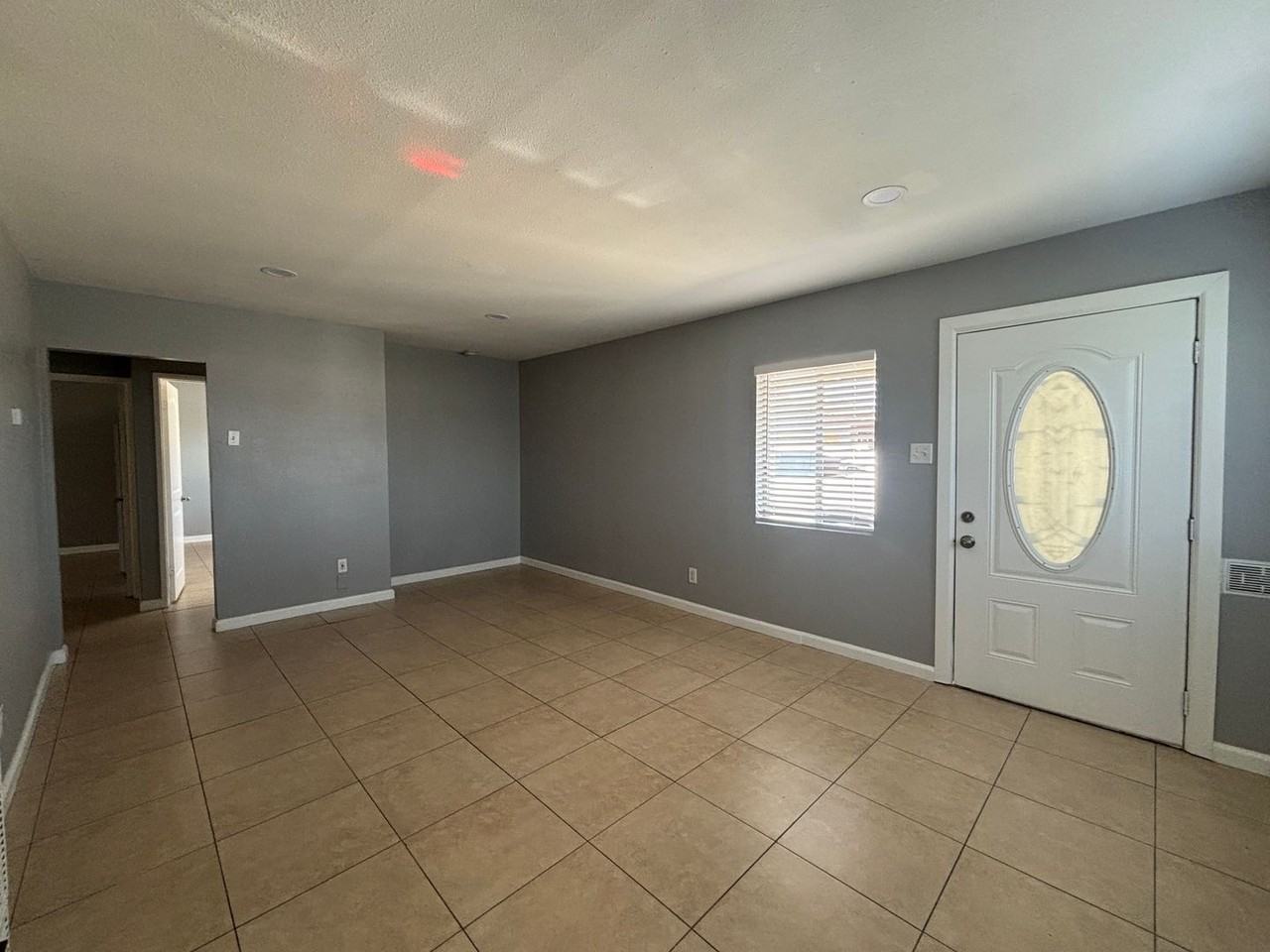 44303 Beech Ave - Photo 6 of 21