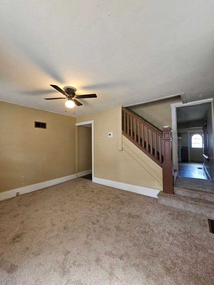 329 Duke St - Photo 2 of 8