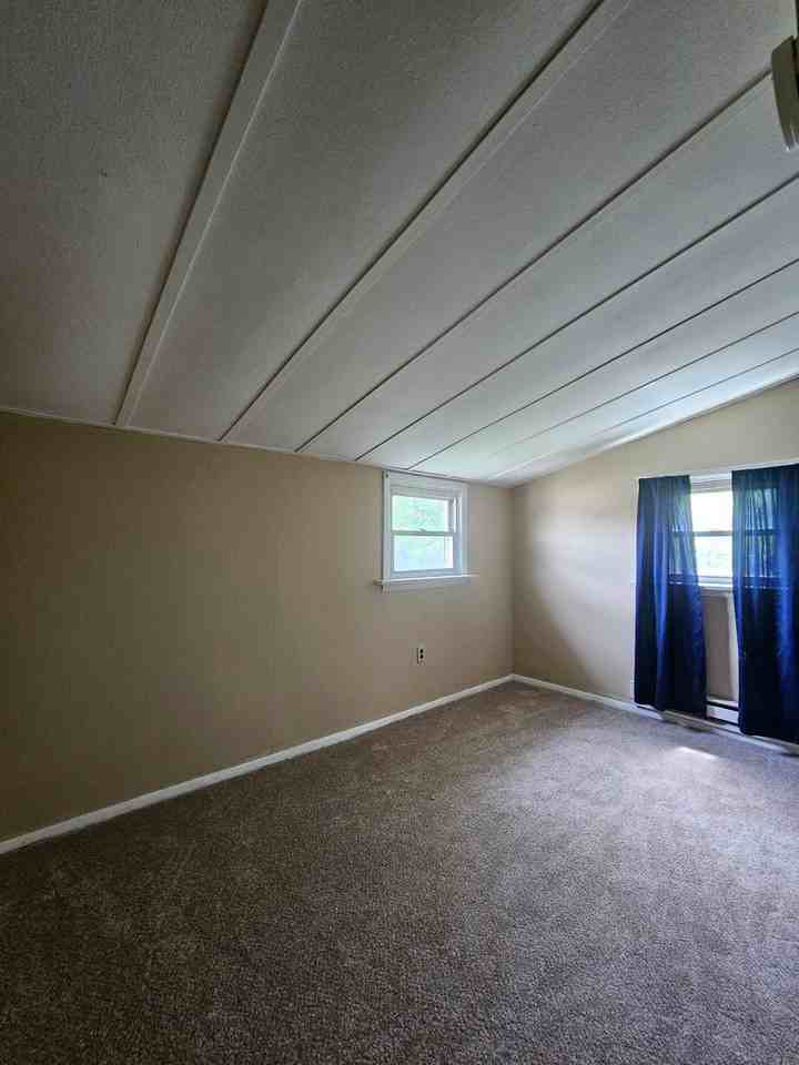 329 Duke St - Photo 7 of 8