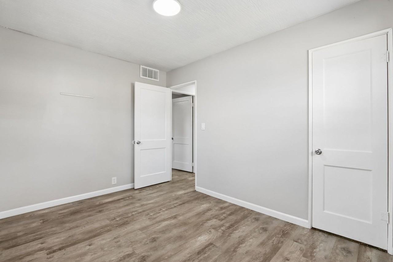 3366 Karl Rd - Photo 7 of 10