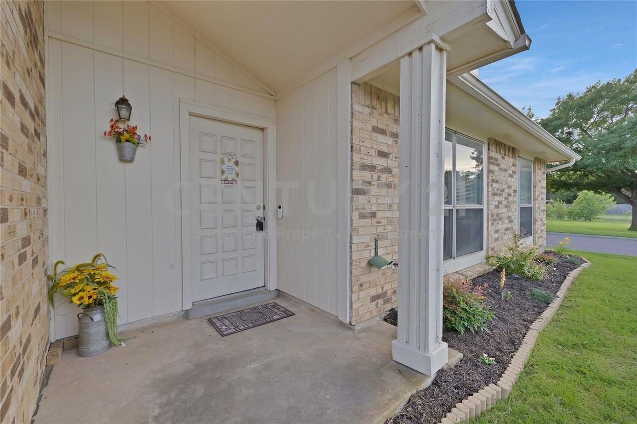 7357 Channel View Dr - Photo 3 of 38
