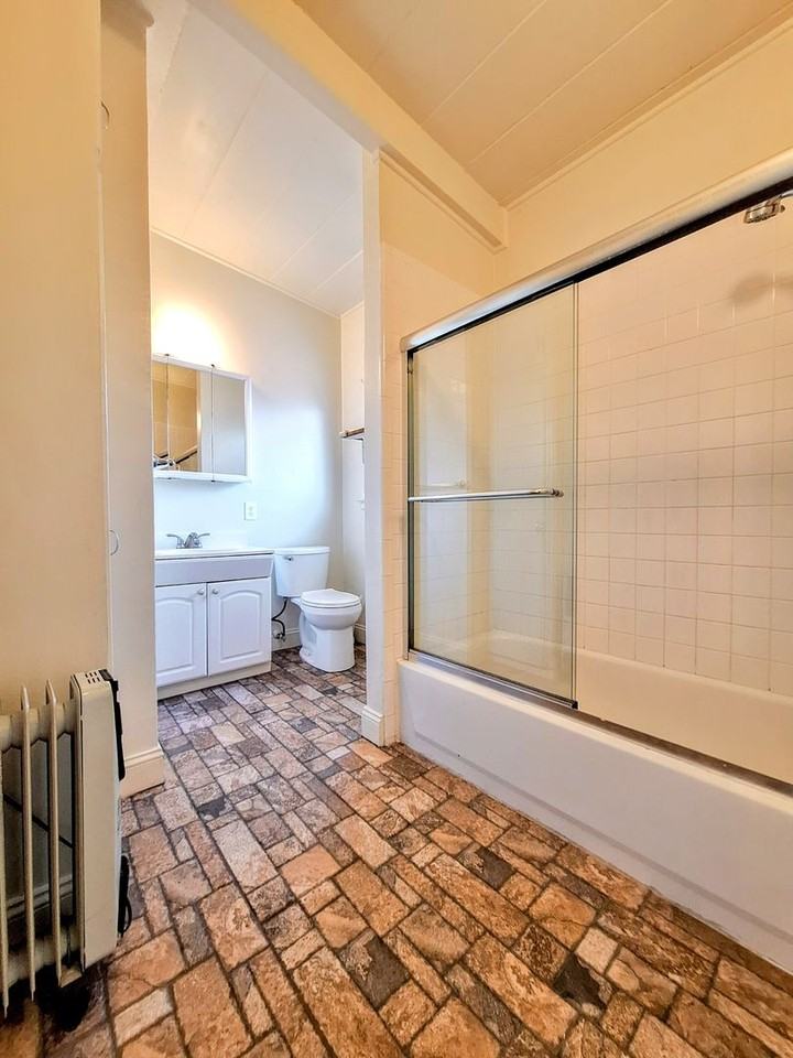 94 94 & 96 Gladys Ave - Photo 6 of 31