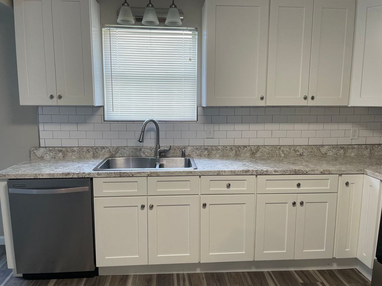 2537 Fair Dr - Photo 4 of 12
