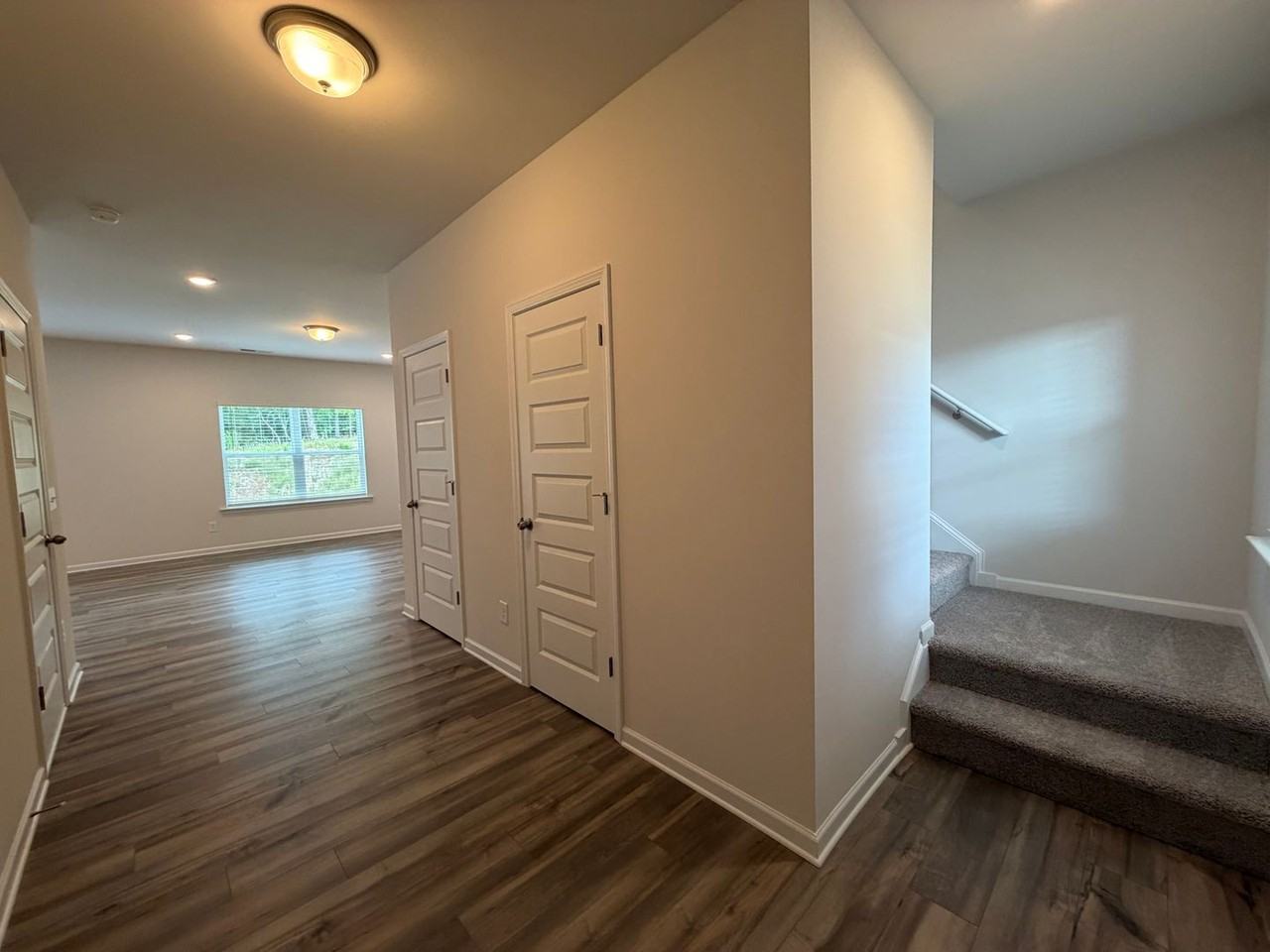 8 Cavalier Ct - Photo 3 of 37