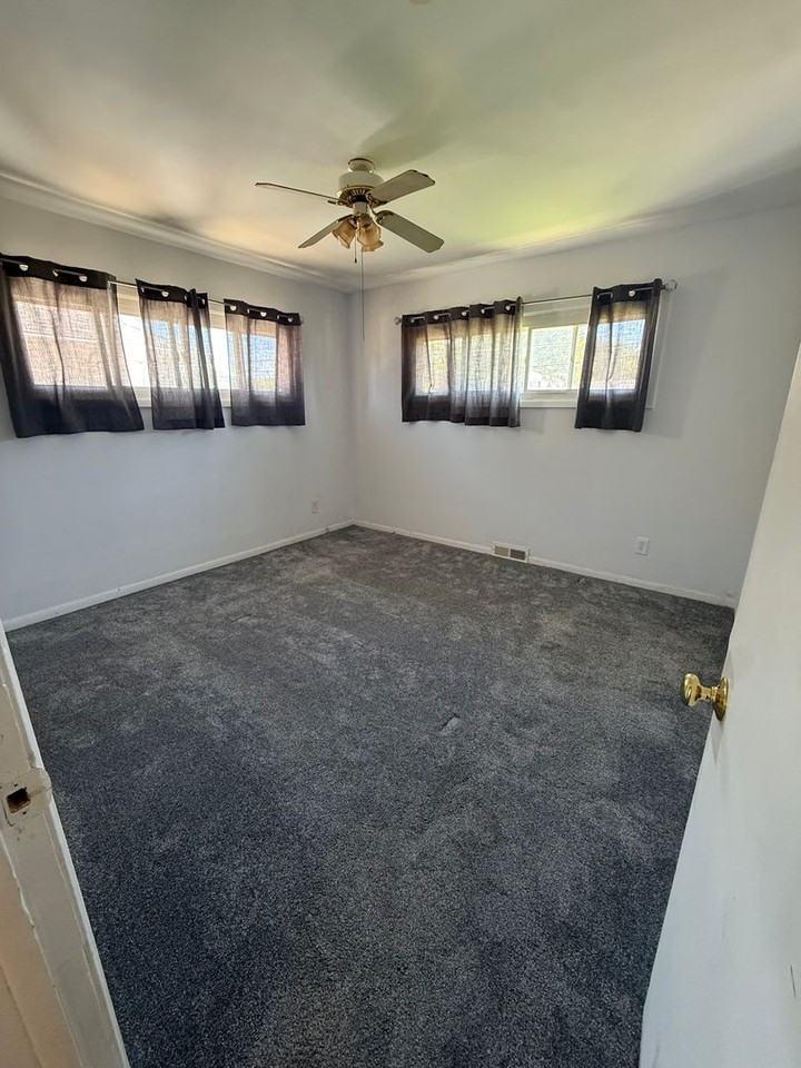 6840 Middlebrook Blvd - Photo 2 of 18