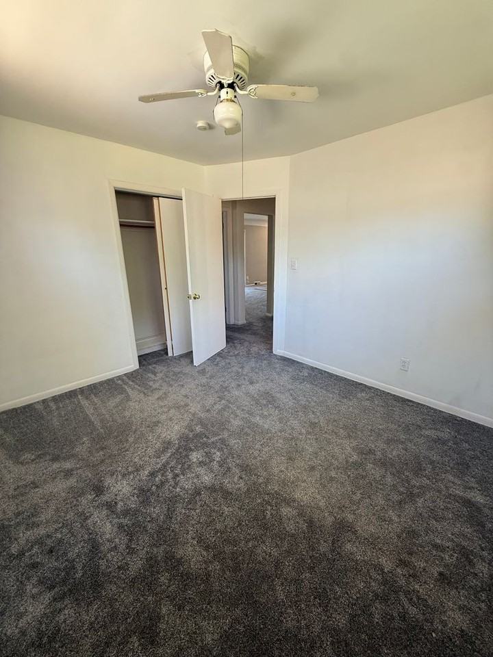 6840 Middlebrook Blvd - Photo 3 of 18