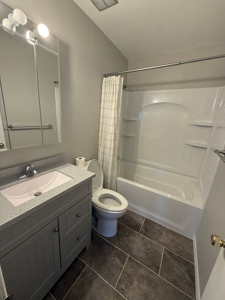 6840 Middlebrook Blvd - Photo 6 of 18