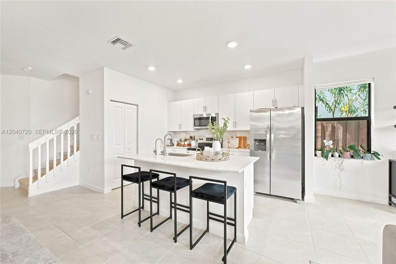 25540 Sw 108th Ave - Photo 3 of 26