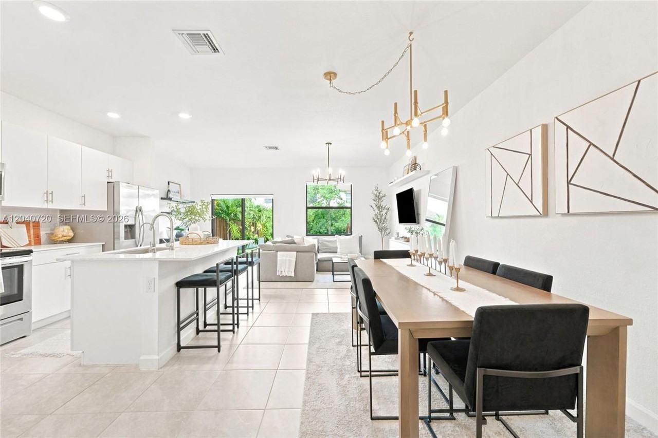 25540 Sw 108th Ave - Photo 4 of 26