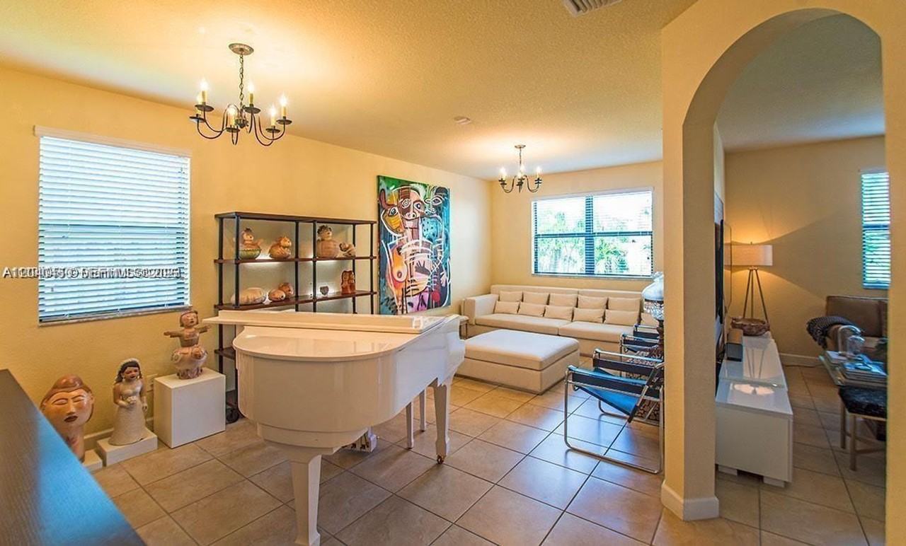 1522 Sw 144th Ave - Photo 3 of 16