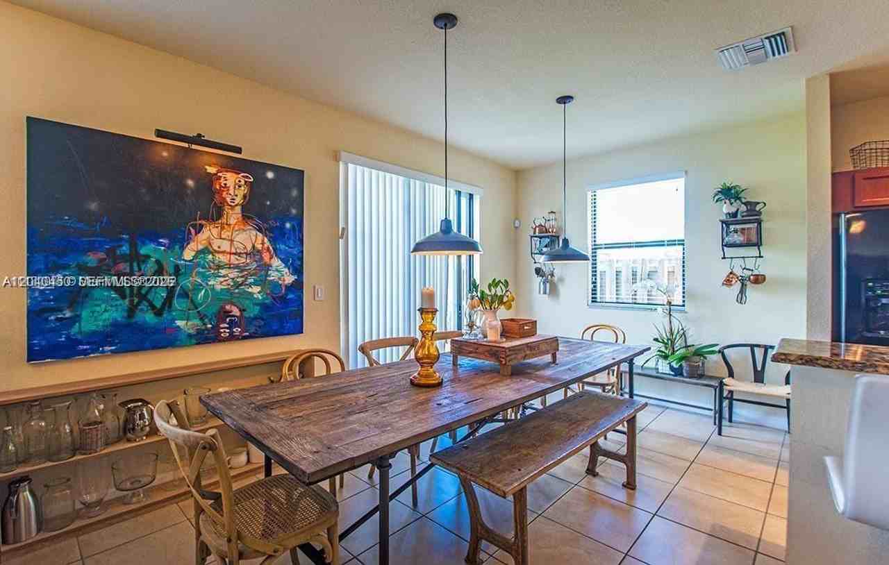1522 Sw 144th Ave - Photo 7 of 16