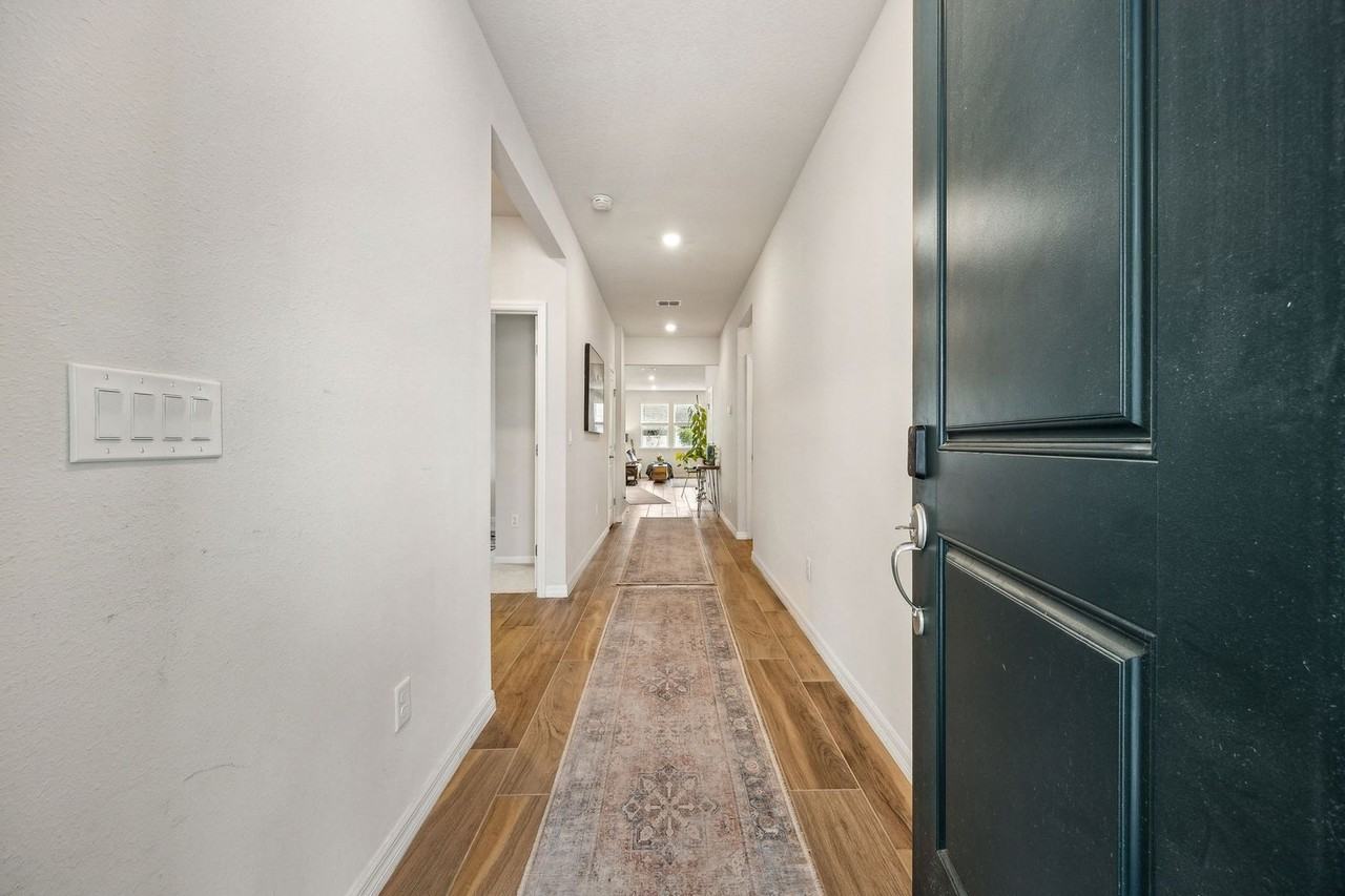 368 Muhly Grass St - Photo 3 of 50
