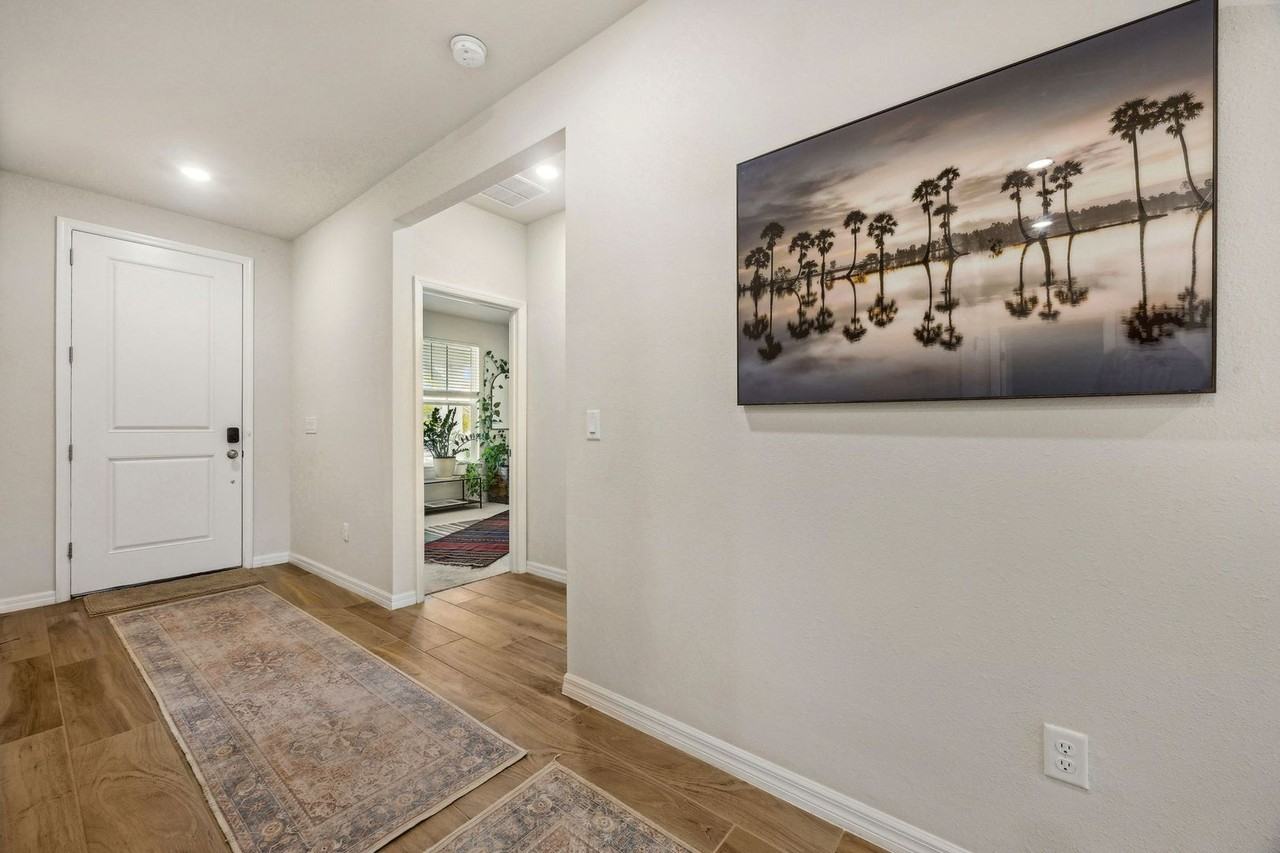 368 Muhly Grass St - Photo 4 of 50