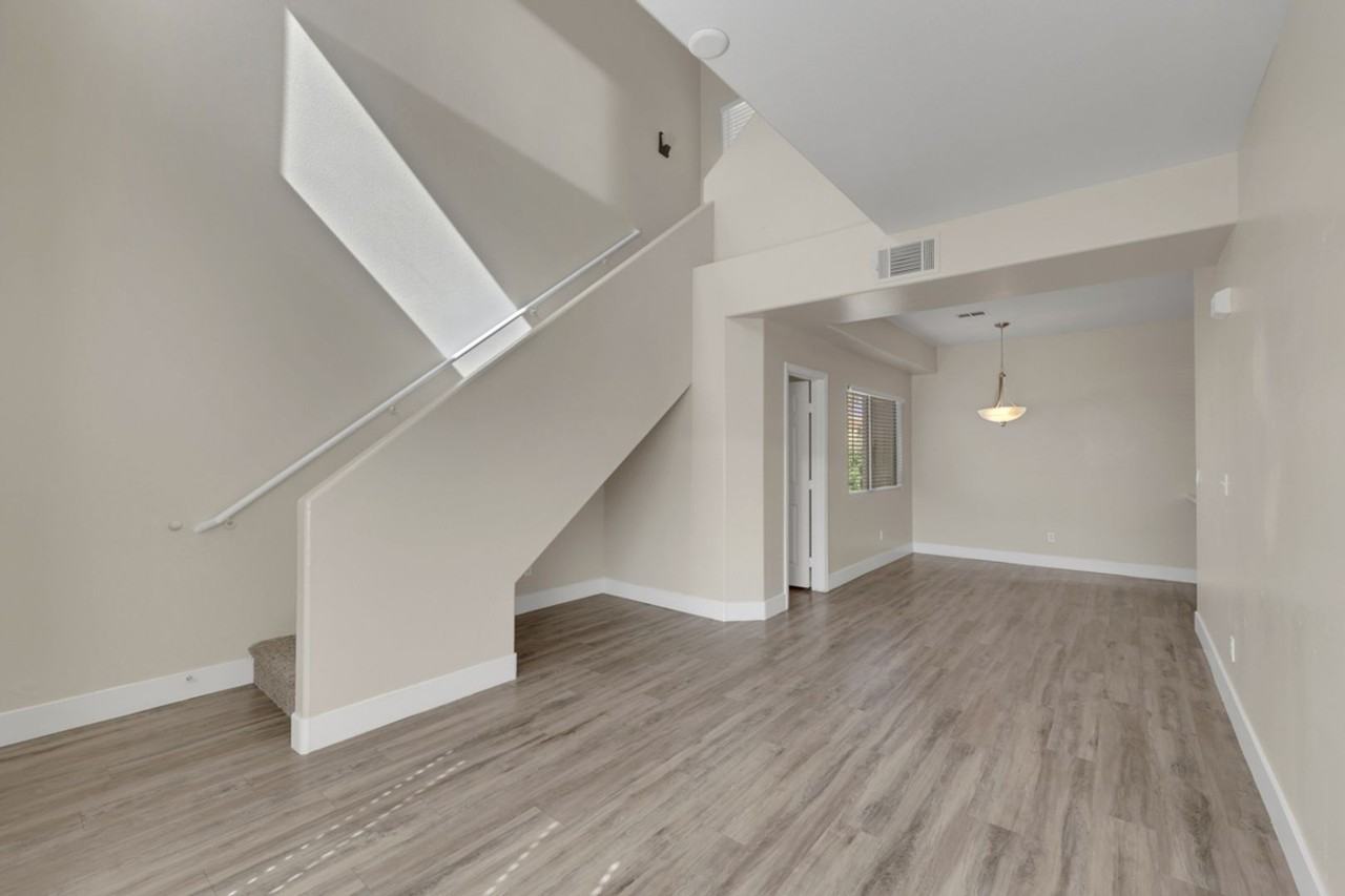 503 Lost Eagle Way - Photo 3 of 20