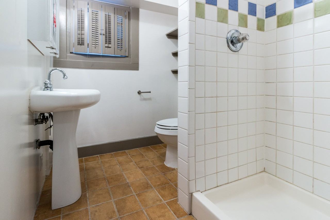 216 San Juan Ave - Photo 4 of 11