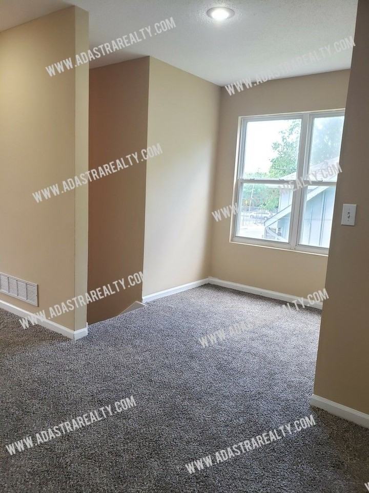 126 S Julia St - Photo 6 of 21