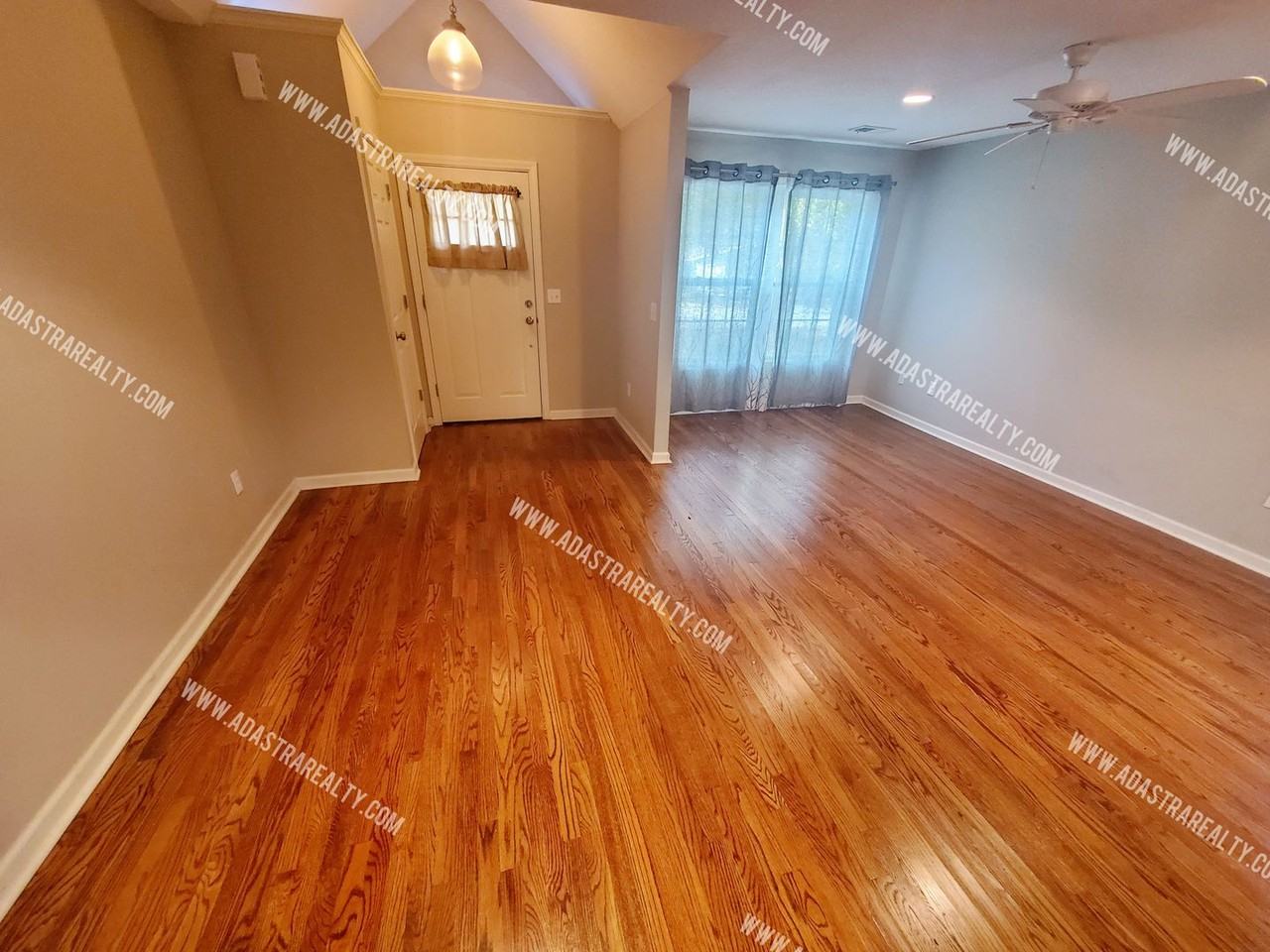 5428 Maple St - Photo 7 of 21
