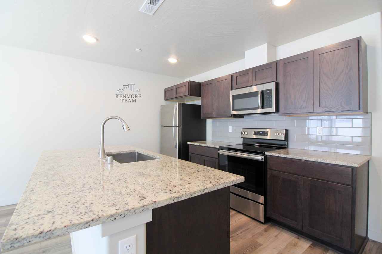 5747 W Albany Pl - Photo 2 of 10