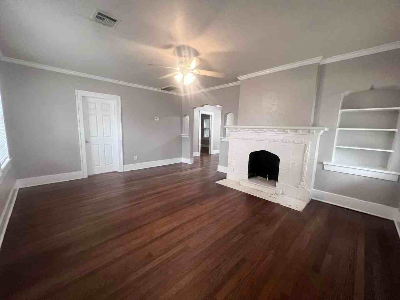 1432 Nw 45th St - Photo 2 of 17