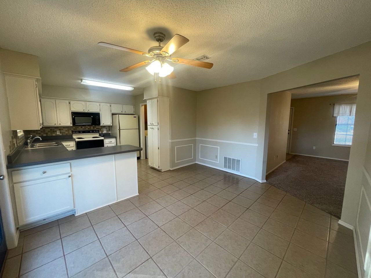 1003 E Dell Ave - Photo 3 of 10