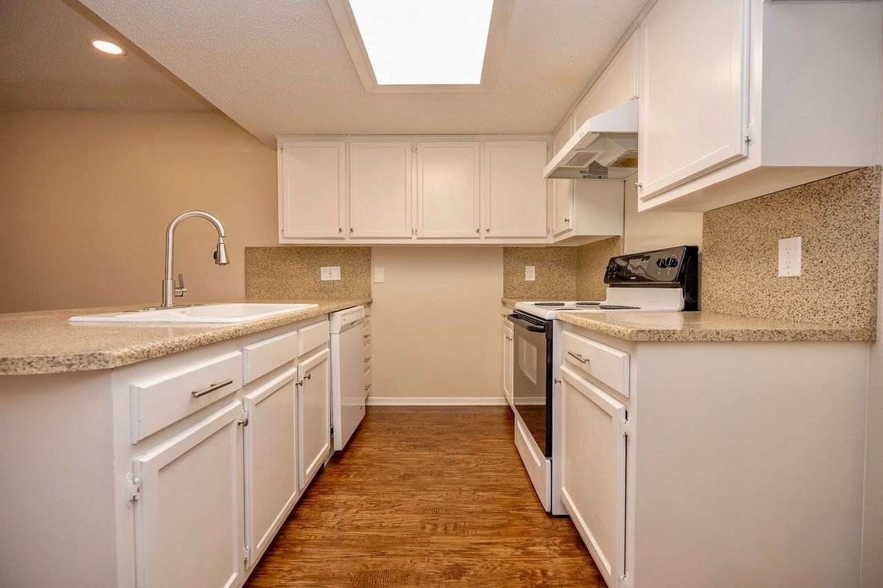 4547 Bermuda Dr - Photo 6 of 23