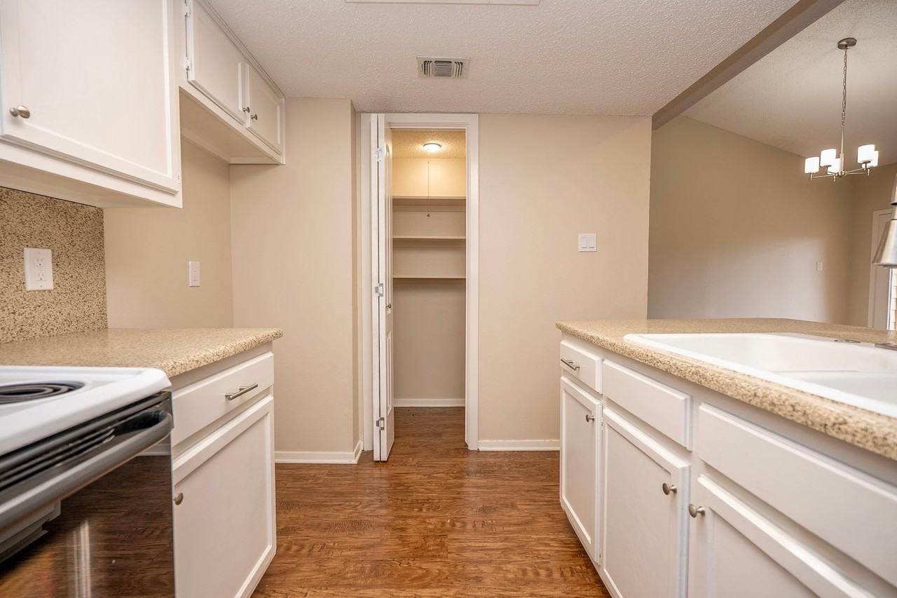 4547 Bermuda Dr - Photo 7 of 23