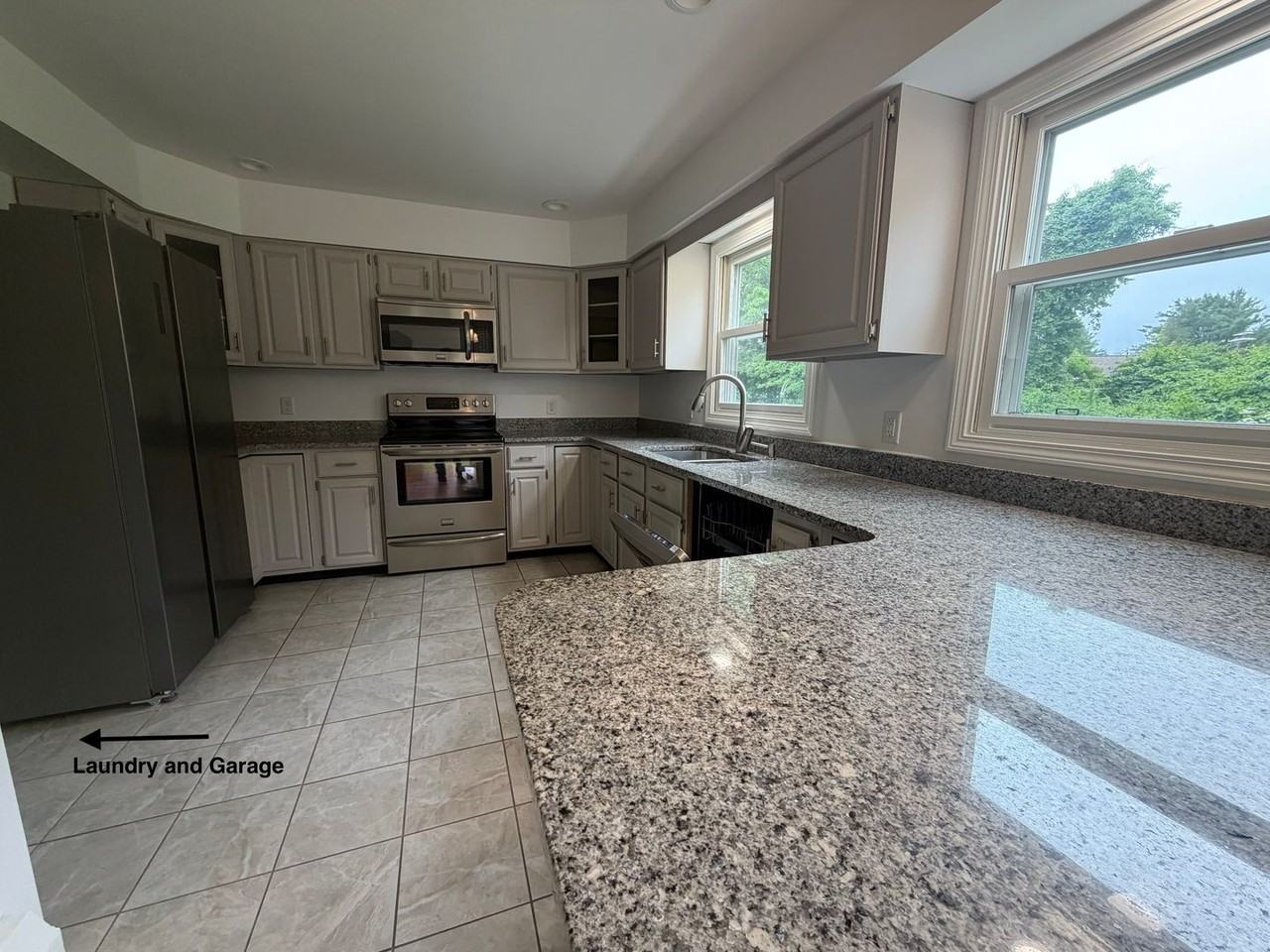 8 Applewood Ln - Photo 7 of 23