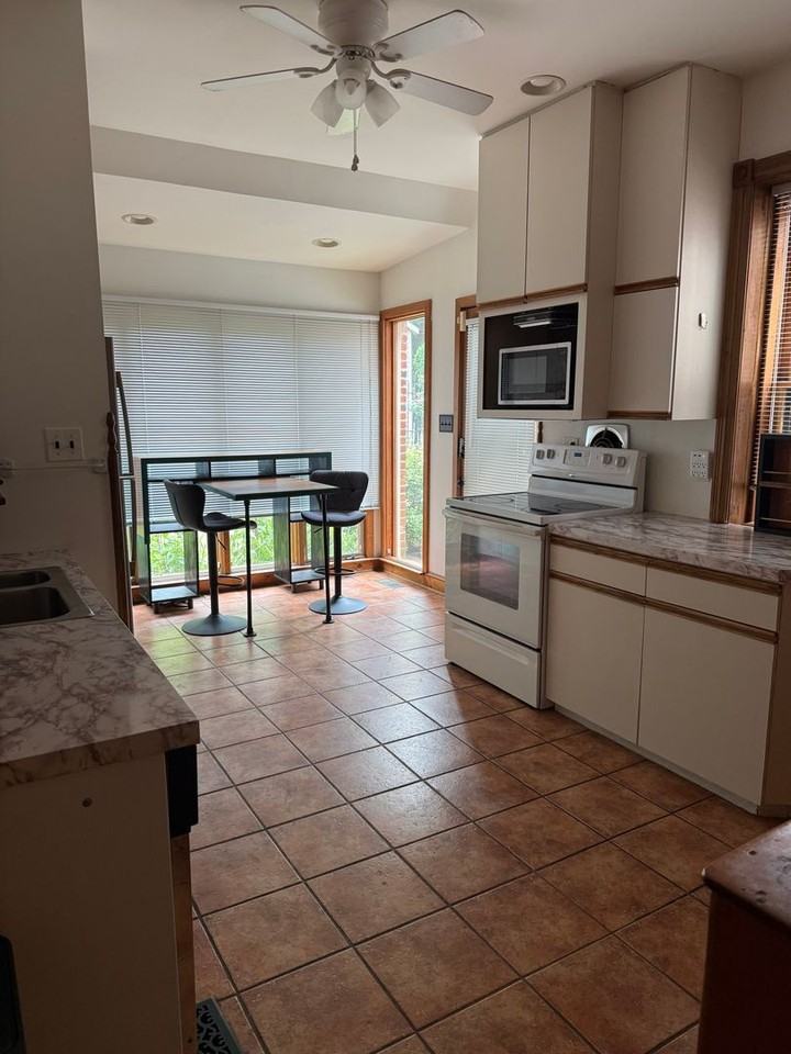 1018 Wawaset St - Photo 7 of 19
