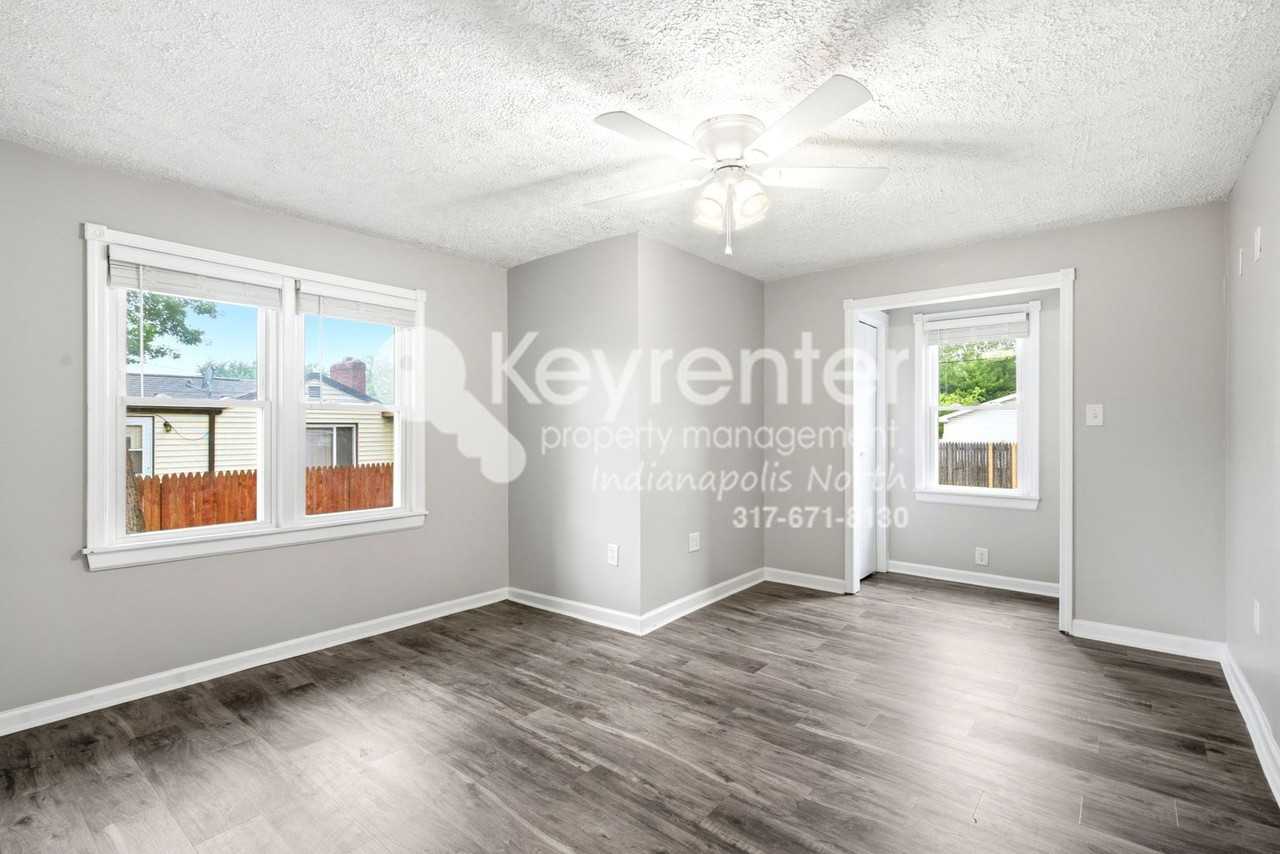 712 Baronne St - Photo 4 of 12