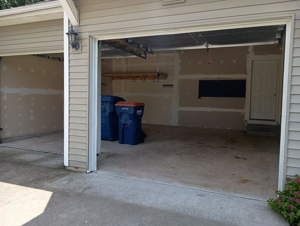 2211 Colbert Dr - Photo 2 of 36