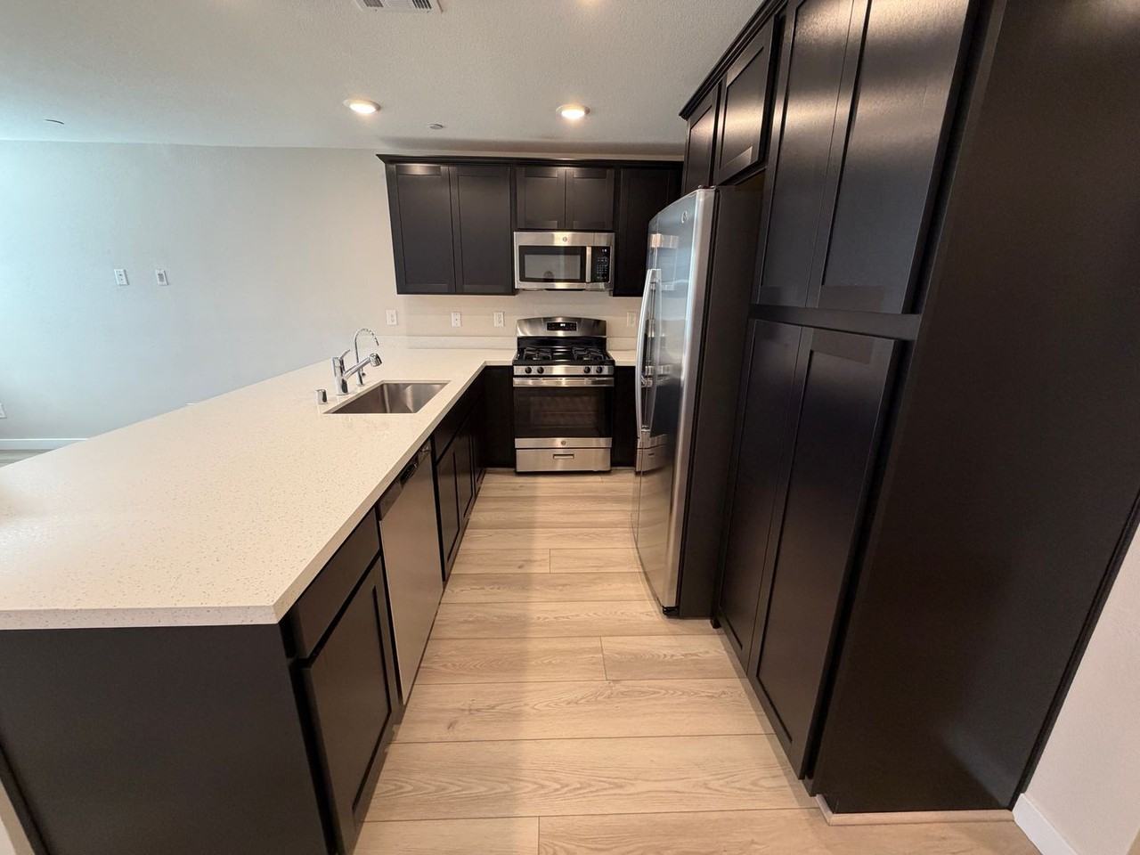 6276 Foxes Dale St - Photo 6 of 17