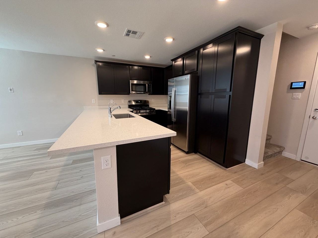 6276 Foxes Dale St - Photo 7 of 17