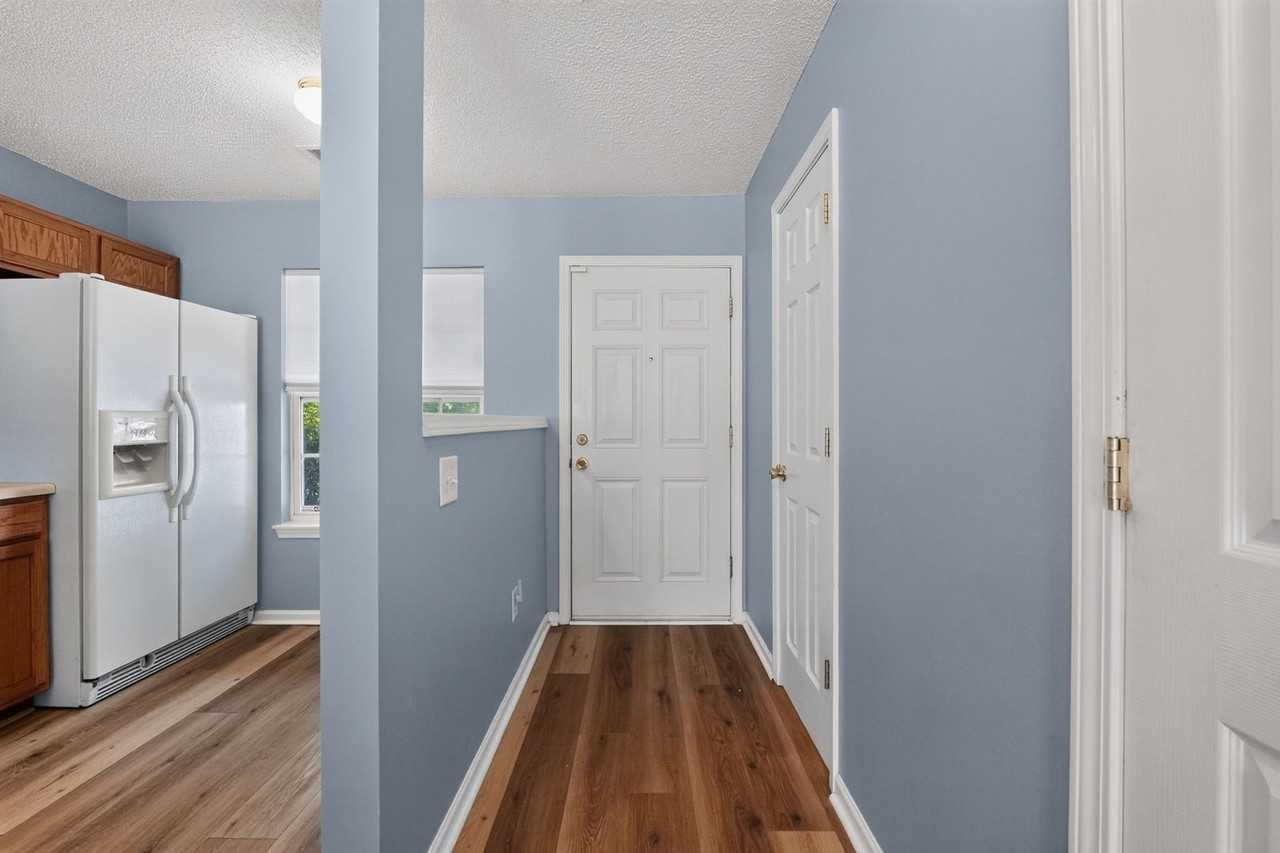 204 Butler Pl - Photo 5 of 31
