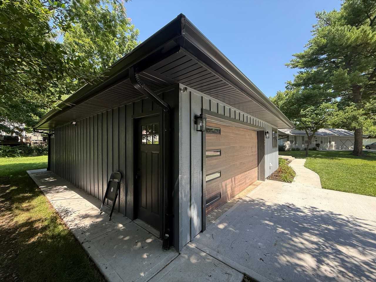 4806 Belinder Ct - Photo 2 of 29