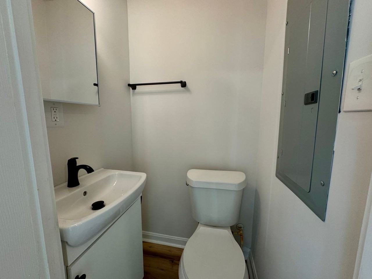 183 Ogburn Dr - Photo 4 of 18